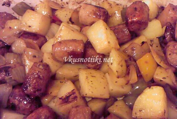 Македонска (средногорска) наденица с картофи